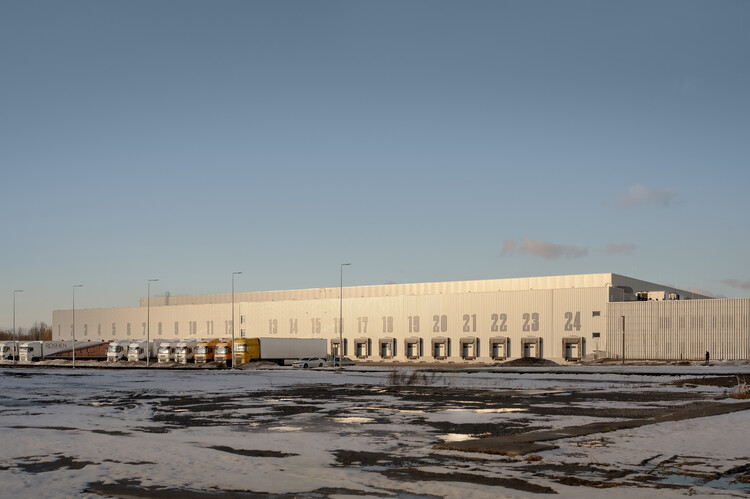 Logistics Landscapes: The Architecture of the 24-Hour Supply Chain - Image 1 of 14