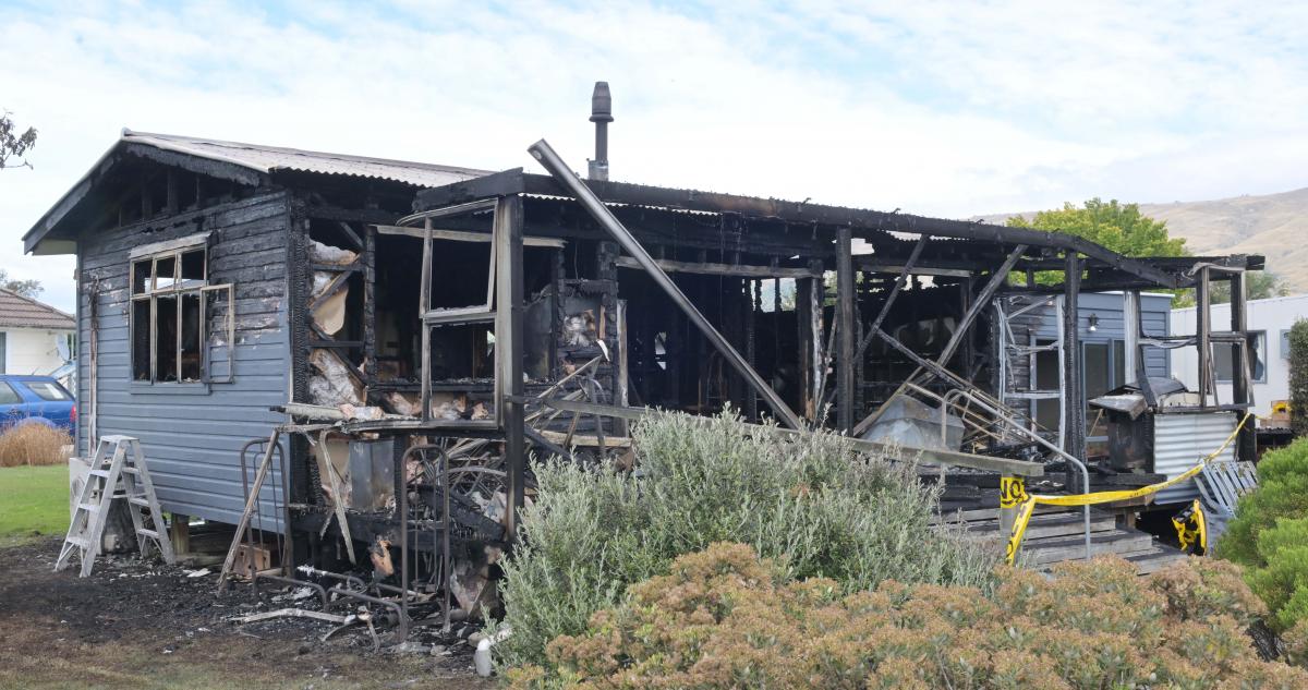 Middlemarch family flees burning home, busy day for crews