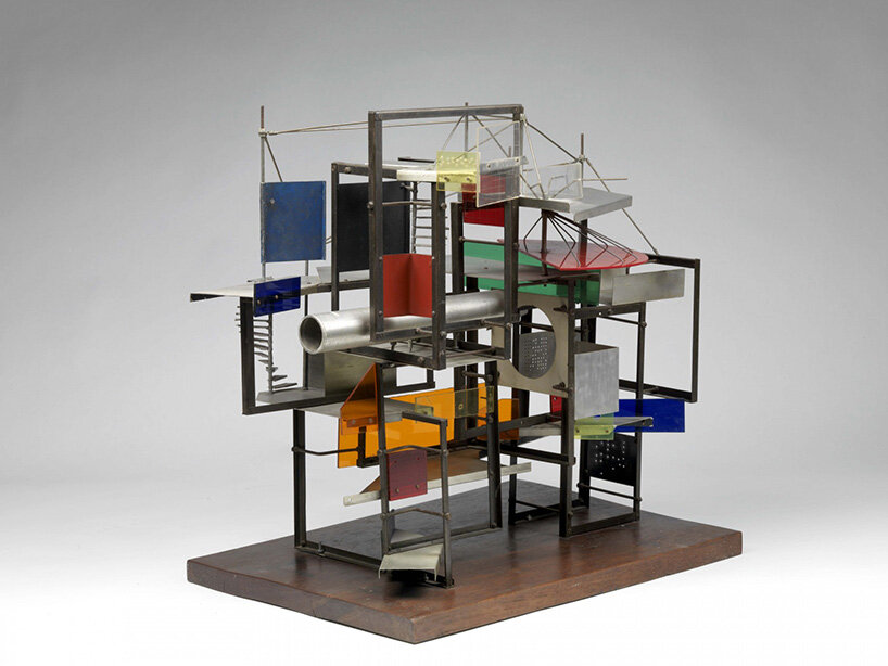 in new babylon, constant imagines a world built for people who never stop playing - 2