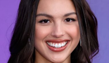 Olivia Rodrigo Hints at Her Relationship Status Amid Louis Partridge Rumors, Reveals Where She Stands with Sabrina Carpenter Today, & More | EG, Olivia Rodrigo, Sabrina Carpenter, Slideshow | Celebrity News and Gossip | Entertainment, Photos and Videos | Just Jared