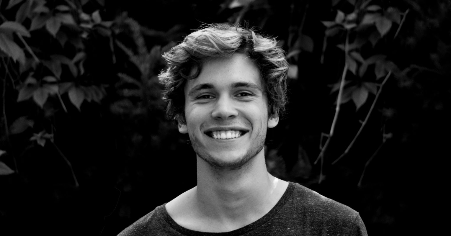 Being Attractive Makes Men Happier Than Women