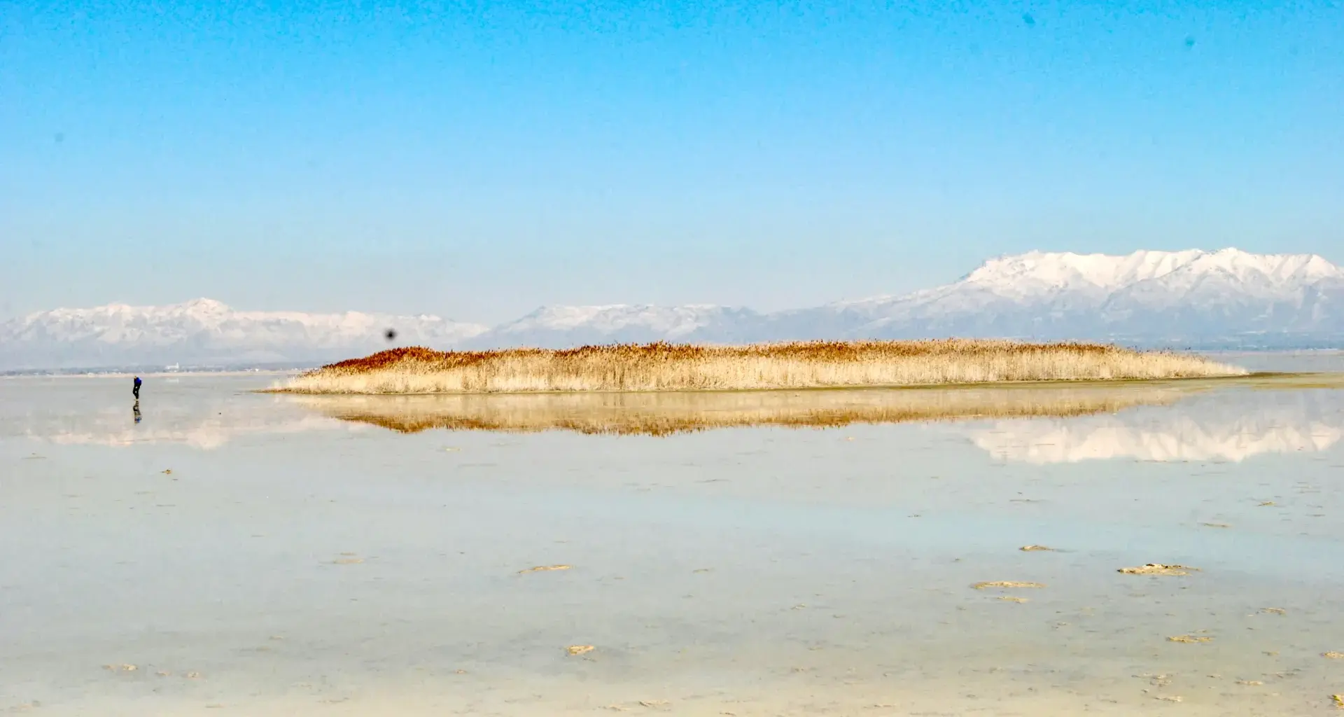 A massive freshwater reservoir is hiding under the Great Salt Lake