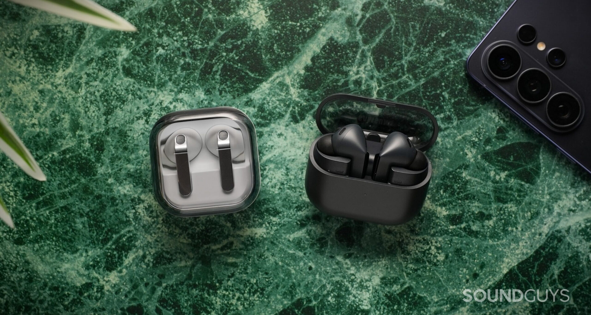 Samsung Galaxy Buds4 Pro vs Galaxy Buds3 FE