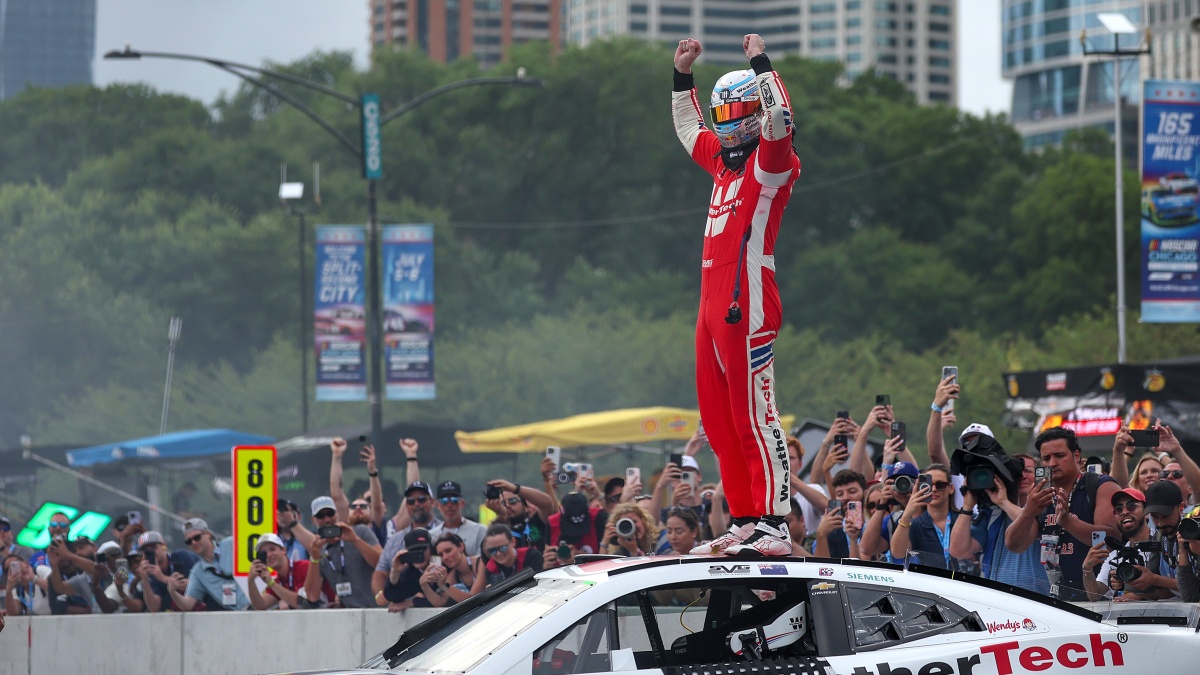 Shane van Gisbgerne pays tribute to Australian and New Zealand NASCAR fans