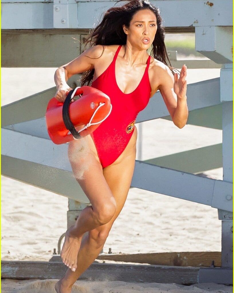shay mitchell films baywatch rescue 015298663