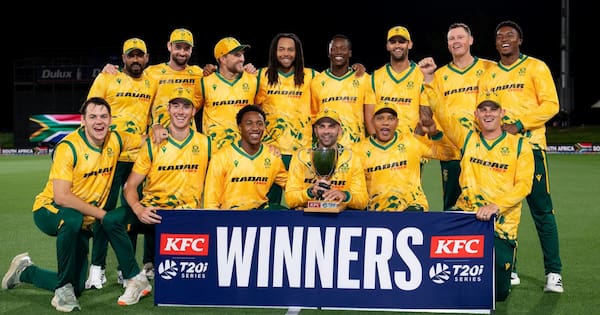 Black Caps lose T20 series decider to South Africa by 33 runs