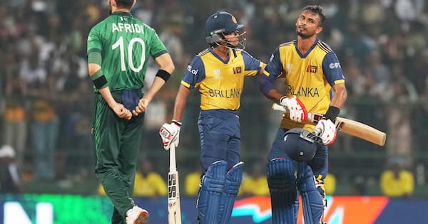 Black Caps celebrate semifinal spot as Pakistan fall short