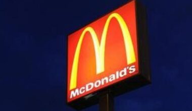 Child serious after being hit by car in Invercargill McDonald's carpark