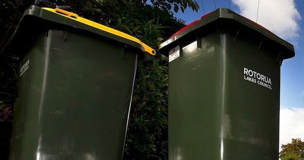 Residents rally against Rotorua's fortnightly bin change