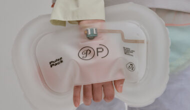 wearable bag 'pulse pack' converts heartbeats into slow pulses