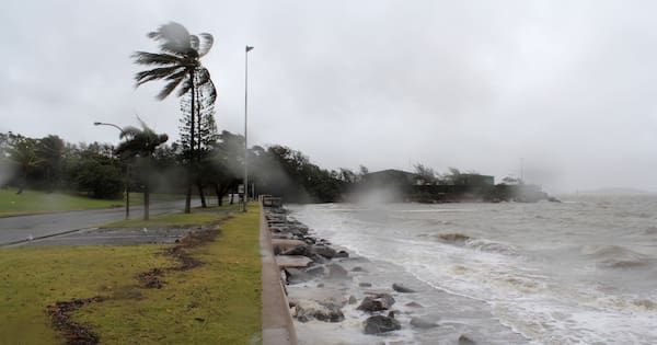 Queensland Tropical Cyclone Narelle deemed 'compact' and dangerous