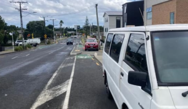 Cyclists frustrated by drivers illegally parking on Auckland's bike lanes
