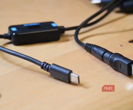 USB-C to USB-C in the Farsense USB-C to DC power charging kit.