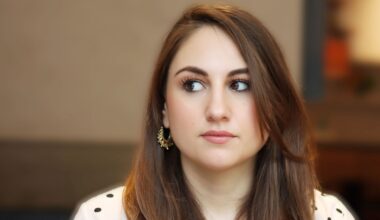 This $5 coffee shop trick beats a $5,000 studio shoot and it's perfect for building your portrait photography career