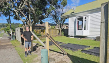 SunLive - Freak tornado strikes town centre