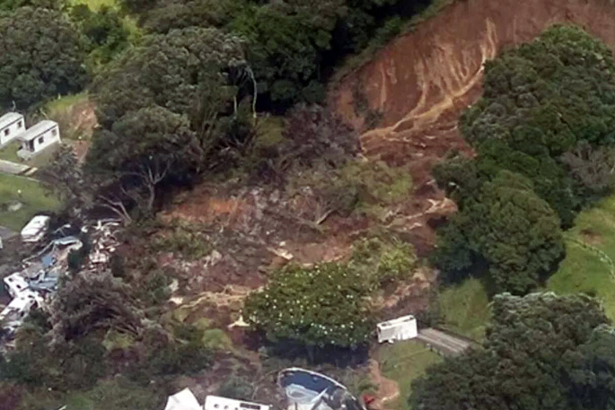 SunLive - Mauao landslide: Inside the first 48 hours