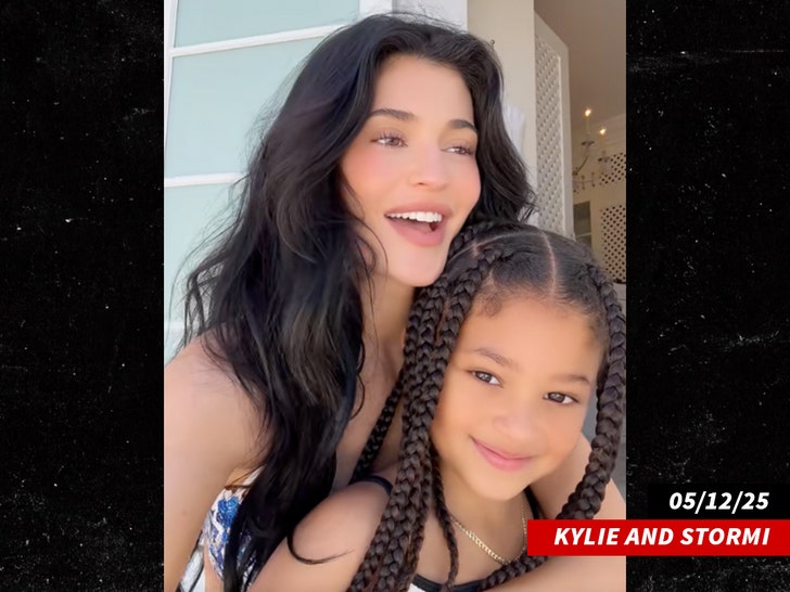 kylie jenner and stormi insta 2