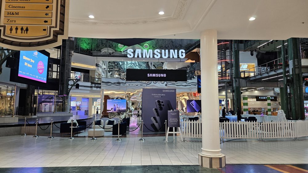 Step Into the Future at the Galaxy S26 Hangouts Cube at Canal Walk – Samsung Newsroom South Africa