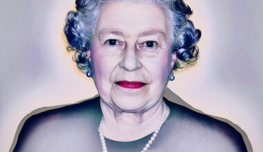 The late Queen was photographed by Chris Levine in the Yellow Drawing Room at Buckingham Palace in 2004