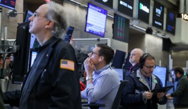 Treasury yields hold steady after upbeat March jobs report Friday