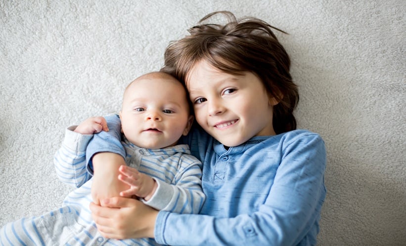 Sibling Exposure Boosts Infant Gut Microbiome Recovery