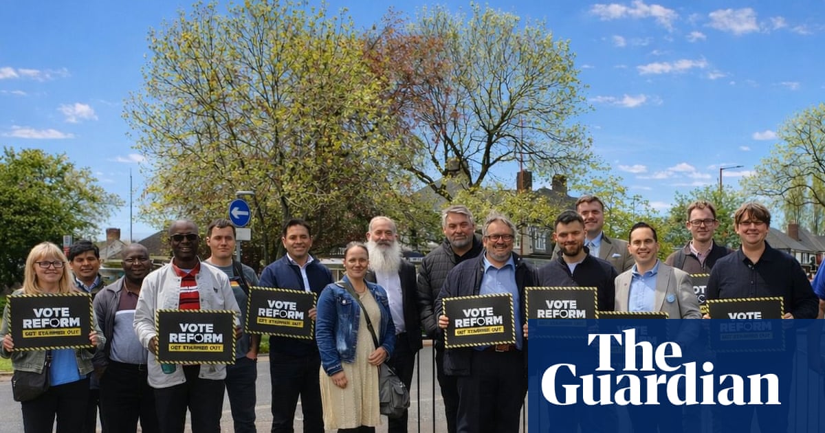 Reform’s Richard Tice posts picture with telltale signs of AI manipulation, say experts | Reform UK