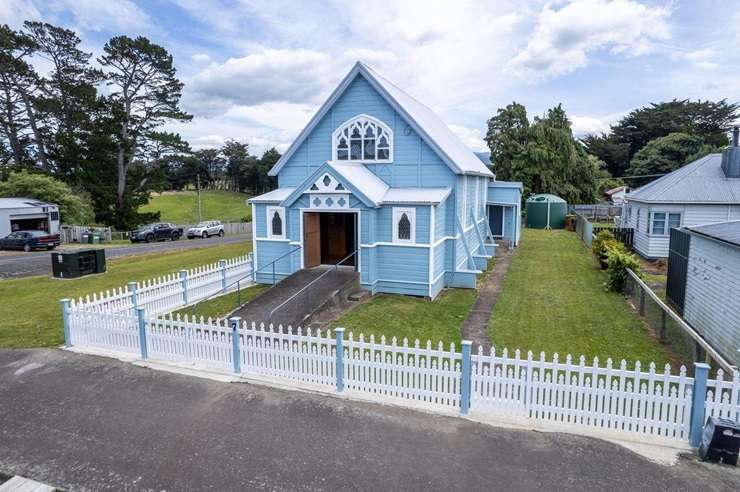 Harcourts agent Heatha Edwards recently sold a couple of sheds in Takapau to retirees for under <img50,000. Photo / Supplied