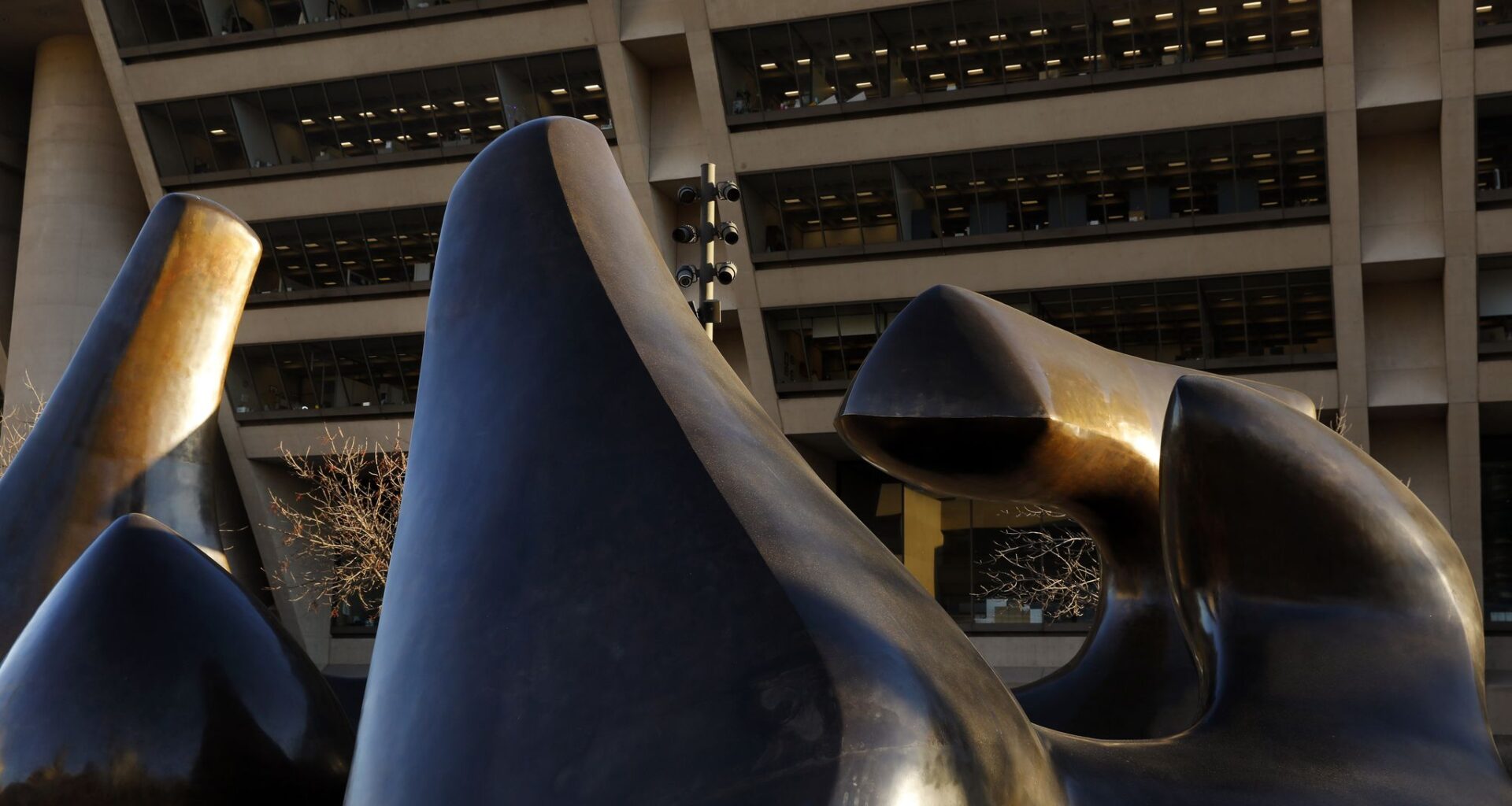 In Dallas City Hall's shadow, another icon with an uncertain future