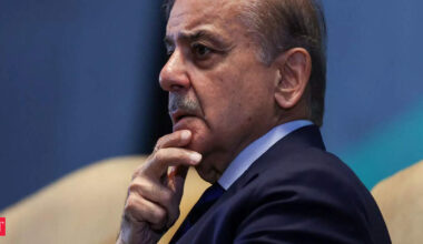 Pakistan to repay USD 2 billion loan to UAE on its demand: Report