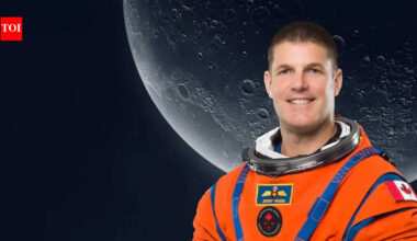 NASA's Artemis II mission: Crew honours Jeremy Hansen with ‘astronaut gold pin’, an elite spaceflight award |