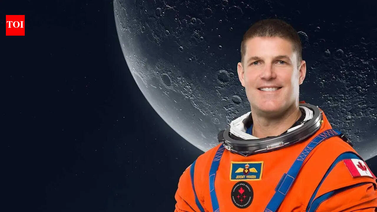 NASA's Artemis II mission: Crew honours Jeremy Hansen with ‘astronaut gold pin’, an elite spaceflight award |