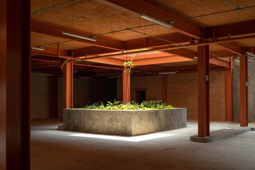 Market in Mexico by Ramírez Suarez Arquitectos and Laboratorio Regional de Arquitectura