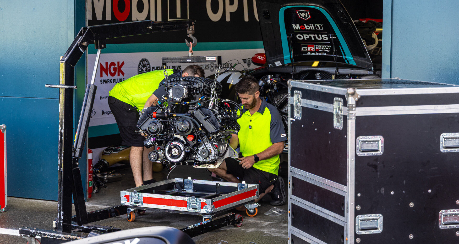 Supercars news: Airfreighted engine for Chaz Mostert in New Zealand