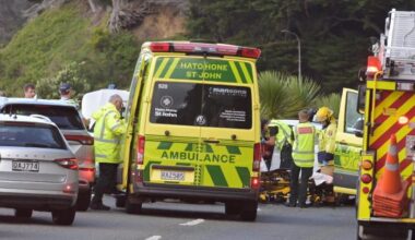 Two seriously injured as Portobello Rd reopens after crash