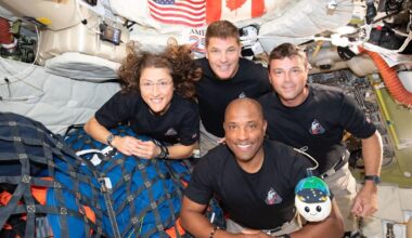 Viral photos being used to claim Artemis II footage is fake are actually AI fakes