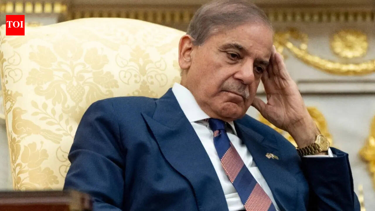 Cash-strapped Pakistan to receive $5bn from Saudi, Qatar as debt mounts