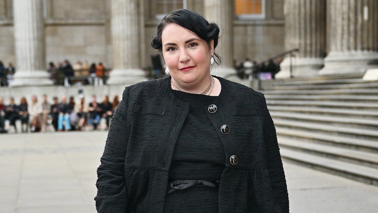 Lena Dunham recalls father not wanting to vote with her amid 2012 backlash