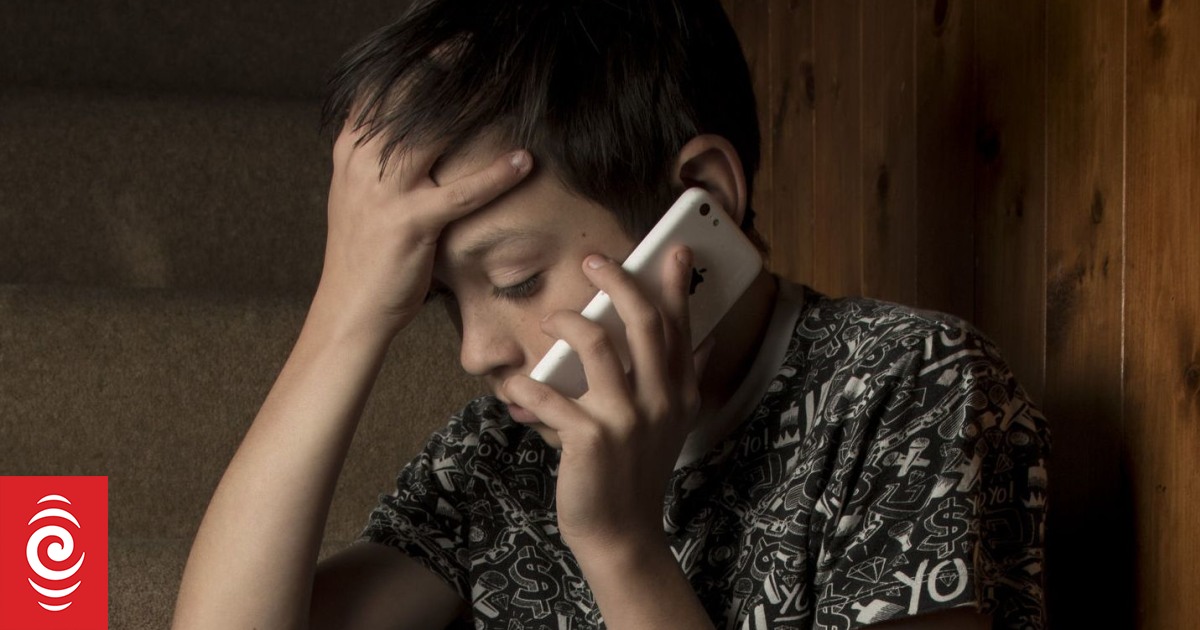 Stood-down Youthline volunteer says she does not want to return to role