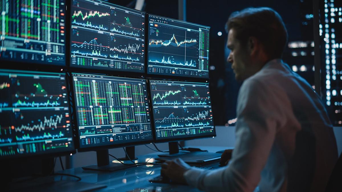 Why Oracle, CoreWeave, Credo, and Other Top Tech Stocks Surged This Week