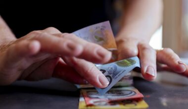 Australians buck long-term trend by using more notes and coins