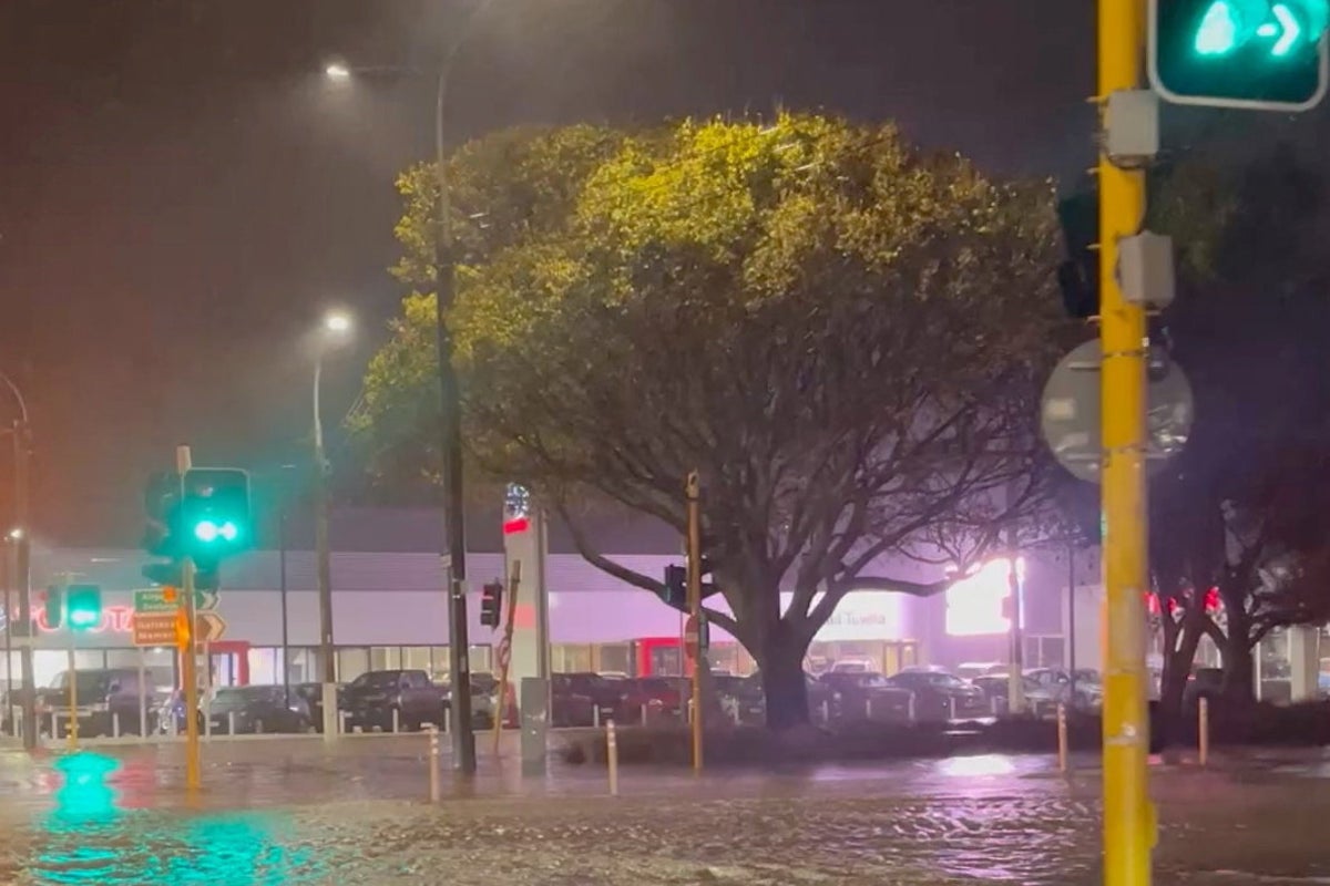Wellington flooding: Thousands ordered to evacuate homes in New Zealand capital after worst rainfall ever recorded