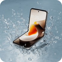 Motorola Razr 70 in action