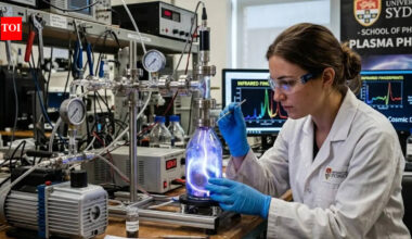 A PhD candidate creates a “universe in a bottle” to uncover how life on Earth began |