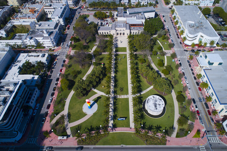 The Bass Museum of Art Commissions Johnston Marklee for Campus Expansion in Collins Park, Miami Beach - Image 2 of 5