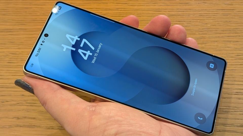 Samsung’s Free Galaxy Upgrades, Anker’s AI Chip, Honor 600’s European Twist