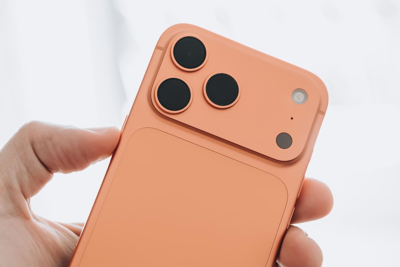 Apple Emergency iPhone Update Fixes Deleted Notification Bug