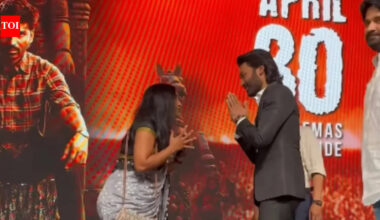 Dhanush: Female fan kneels before Dhanush at 'Kara' event; ‘Do not worship celebrities,’ React netizens | Tamil Movie News