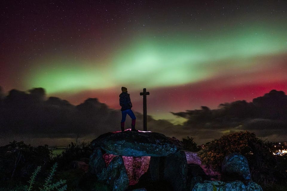 TOPSHOT-FRANCE-WEATHER-ASTRONOMY-AURORA BOREALIS