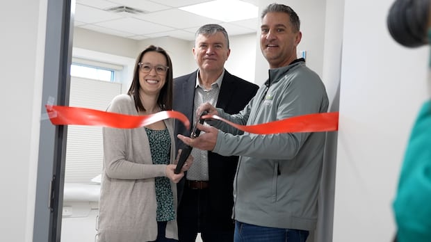 Niverville's town-owned medical clinic, bought for $1 in 2020, expands