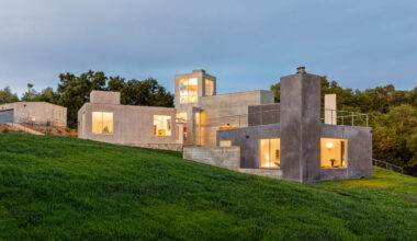 Inside a rare Frank Gehry home from the 1980s with unique geometries | News